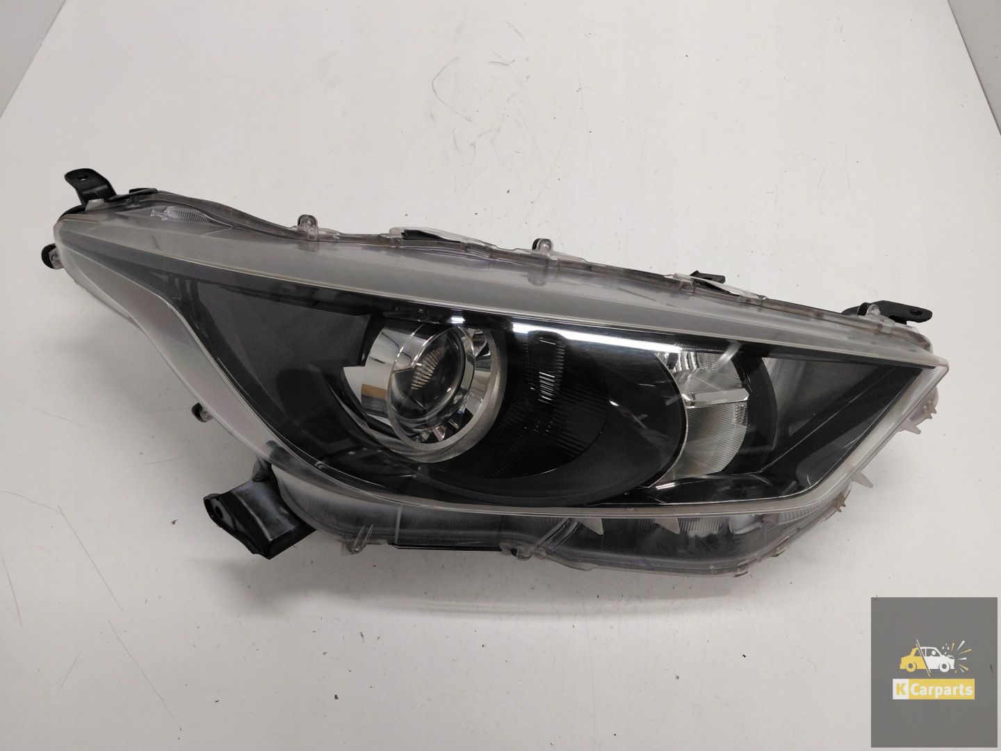 Toyota Yaris IV Lampglas rechts