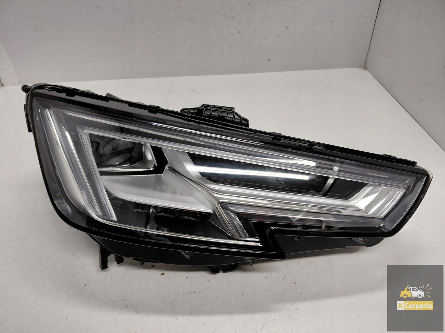 8W0941774, Phare LED 8W Full droit pour Audi A4 B9