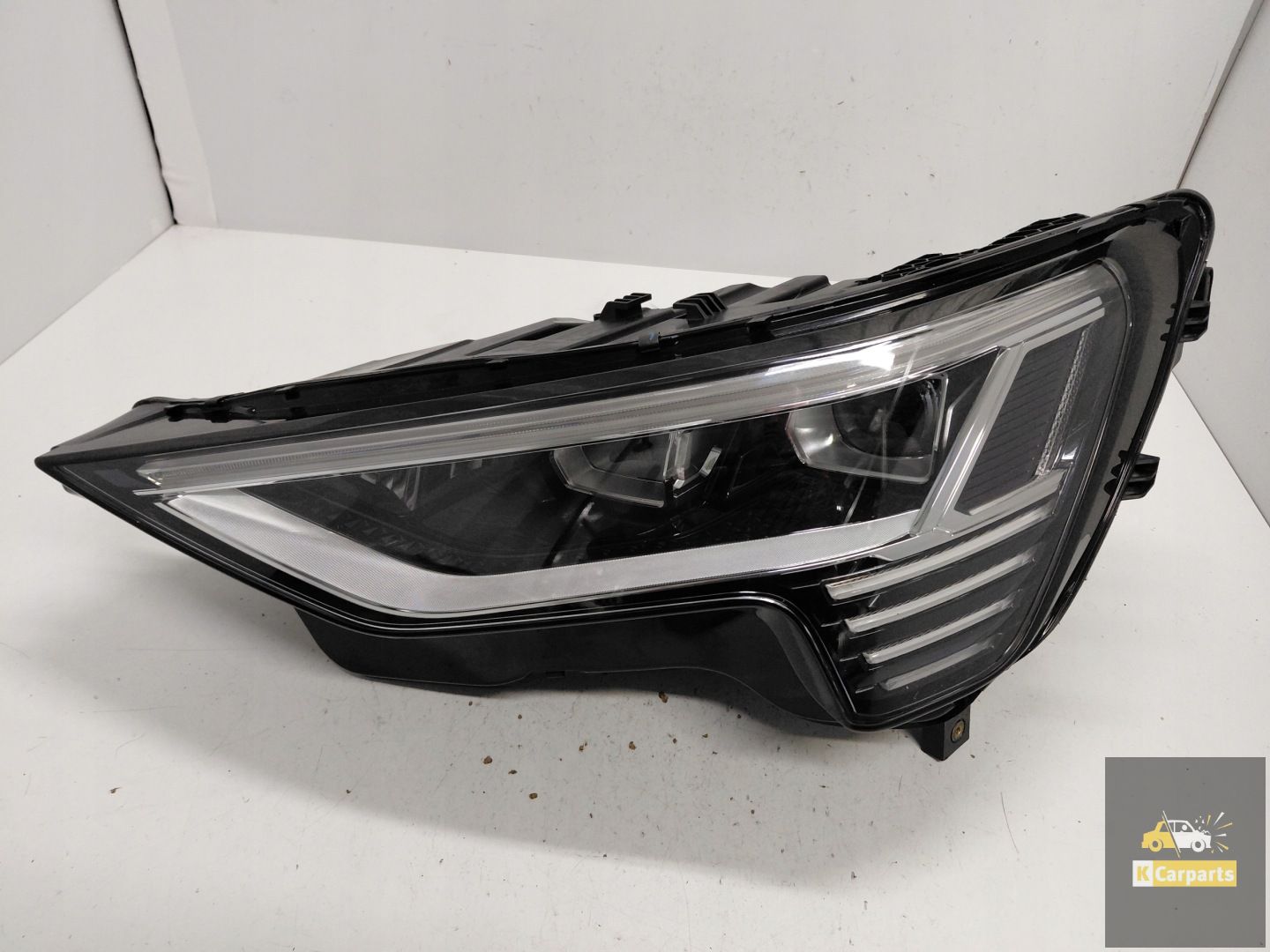 4KE.941.039, Liens vers les phares LED complets pour Audi E-Tron 4KE