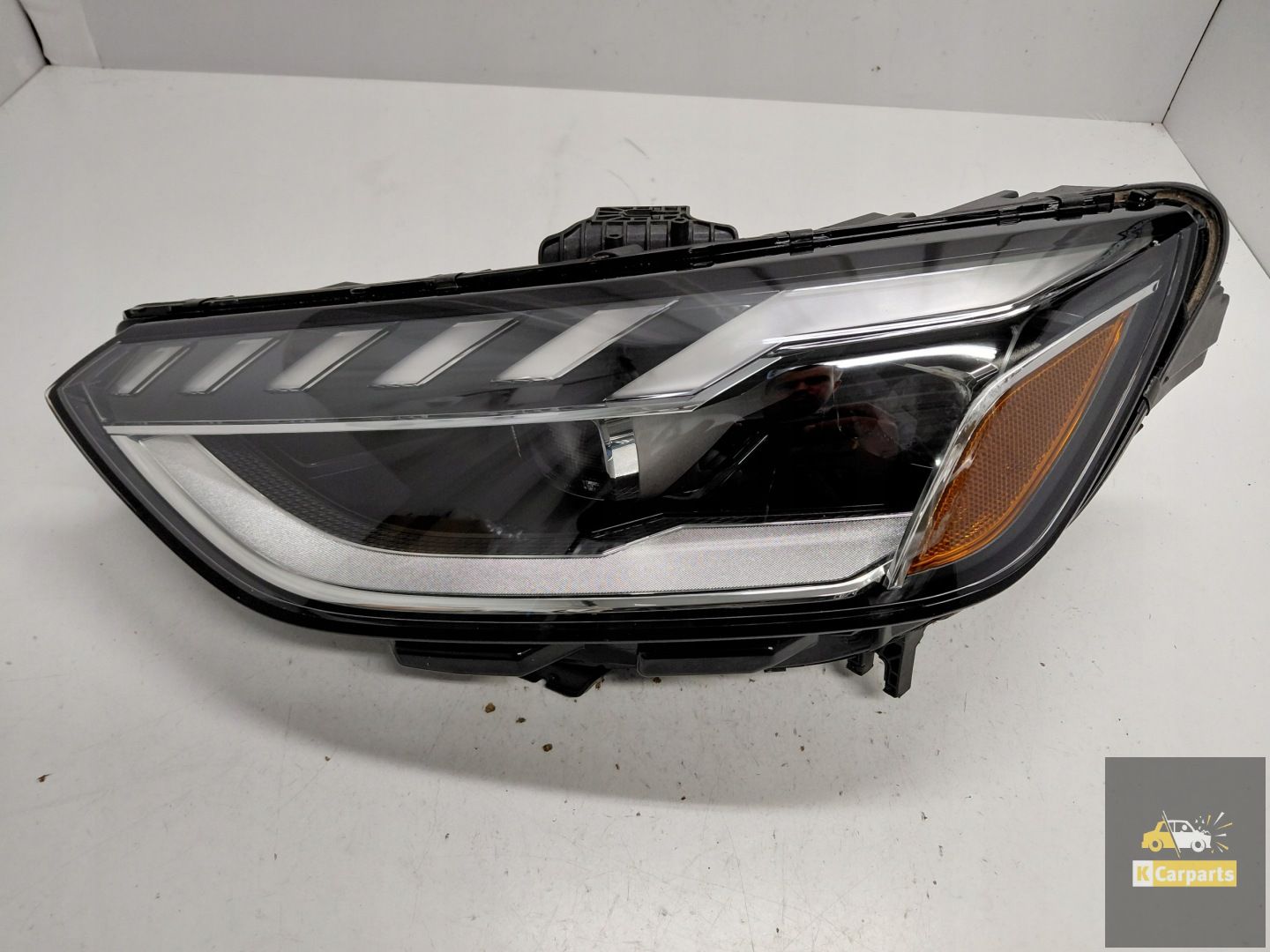 8W0.941.035.G, Audi A4 B9 8W Matrix USA, feu gauche