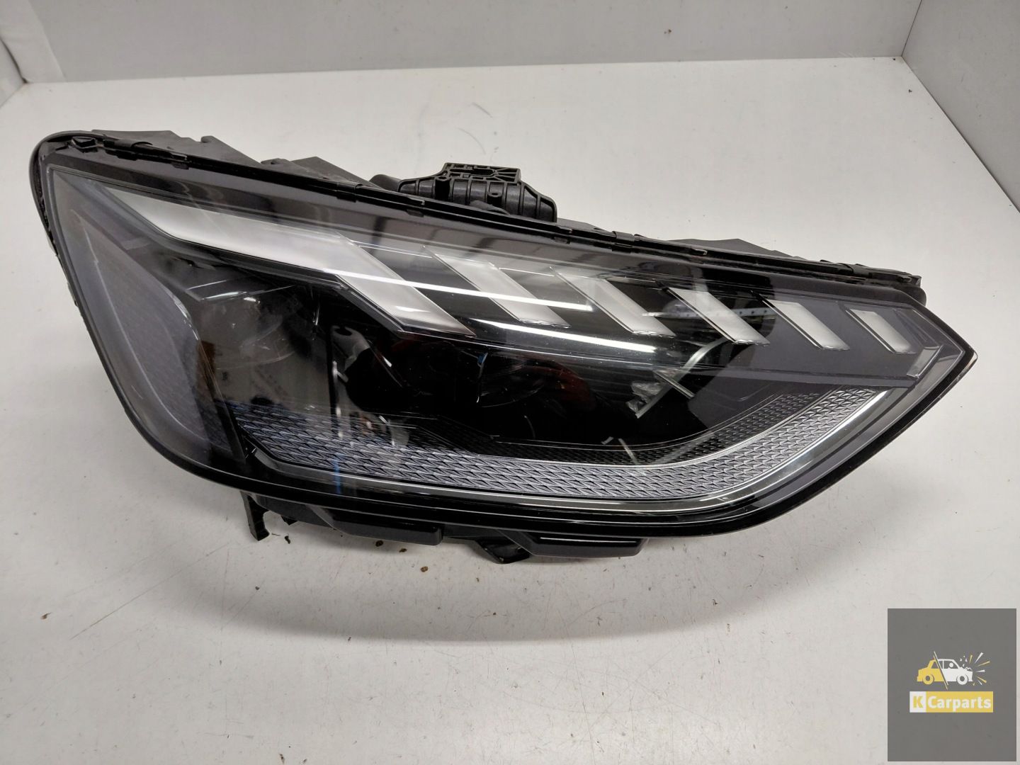 8W0.941.036.J, Audi RS4 B9 8W Lift Matrix lamp rechts