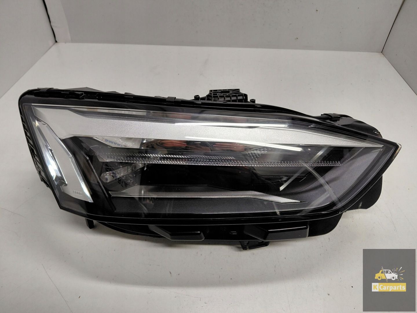 8W6.941.012, Ampoule LED 8W pour feu de levage droit Audi A5