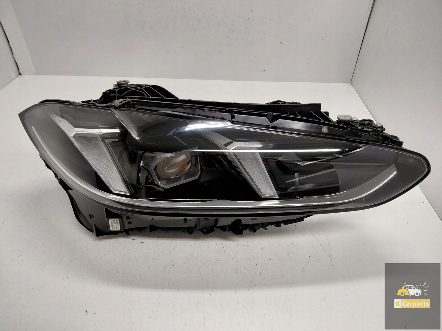 5A3B2F4, BMW G22 G23 G26, feu arrière à LED complet côté droit.