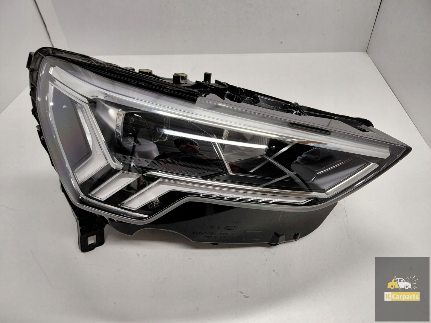 83A.941.034, Audi Q3 83A II Phare LED complet droit en parfait état