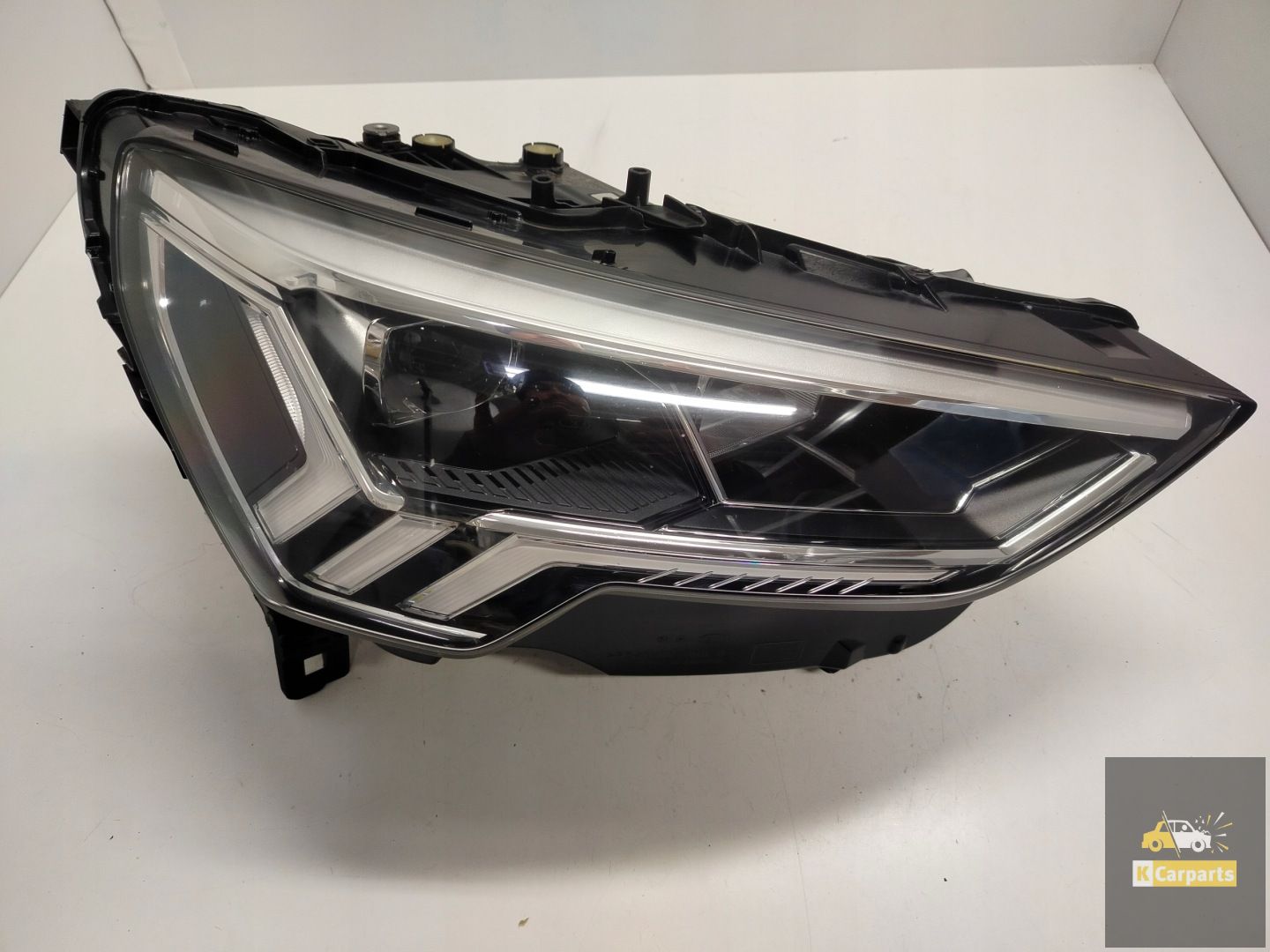 83A.941.034, Audi Q3 83A II Phare droit Full LED