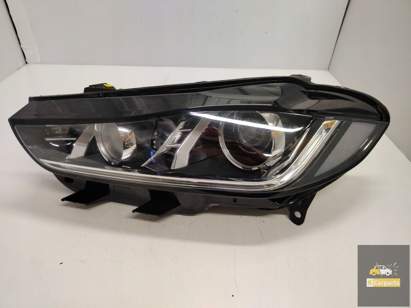 GX73-13W030-BF, Jaguar XE Xenon-Lampenverbindungen