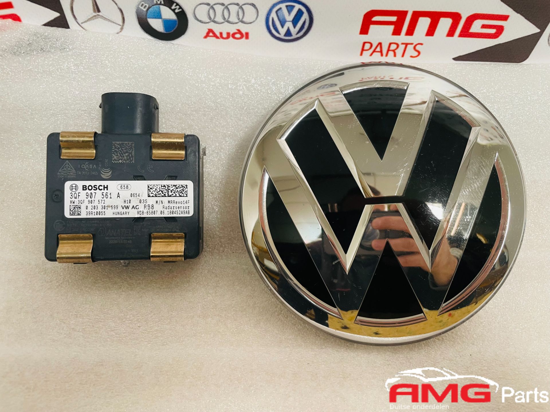 Vw Golf 7.5 ACC Radar Sensor Gril logo 3QF907561A 3G0853601A