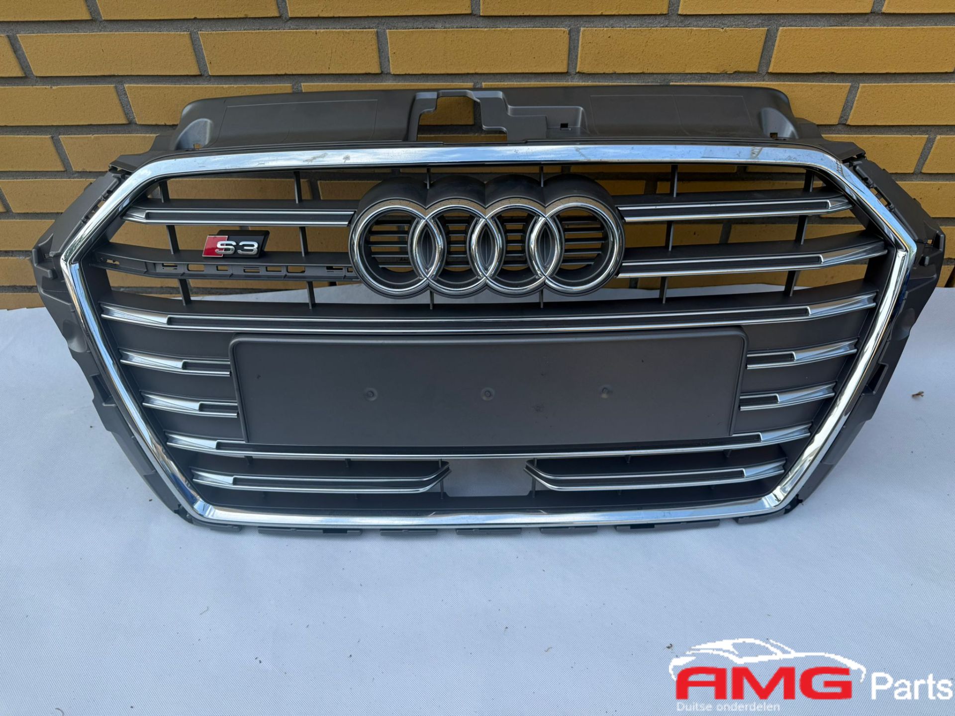 Audi A3 S3 8V GRIL 8V3853651 AE