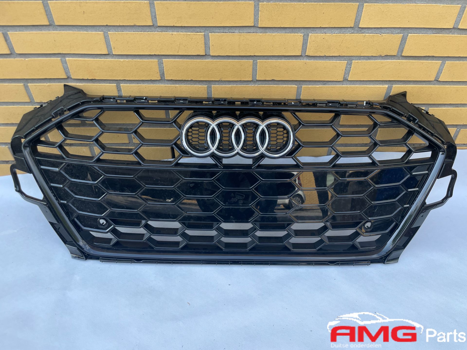 Audi A4 B9 8W S Line Chrom Grille ORIGINEEL 8W0853651 EB