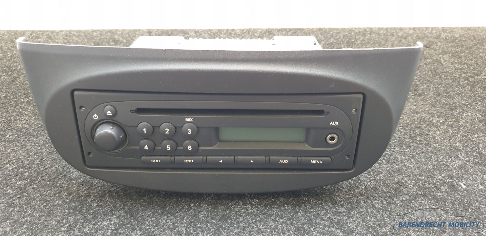Radio CD speler aux Renault Twingo Trafic II 2 8200843548 origineel gebruikt