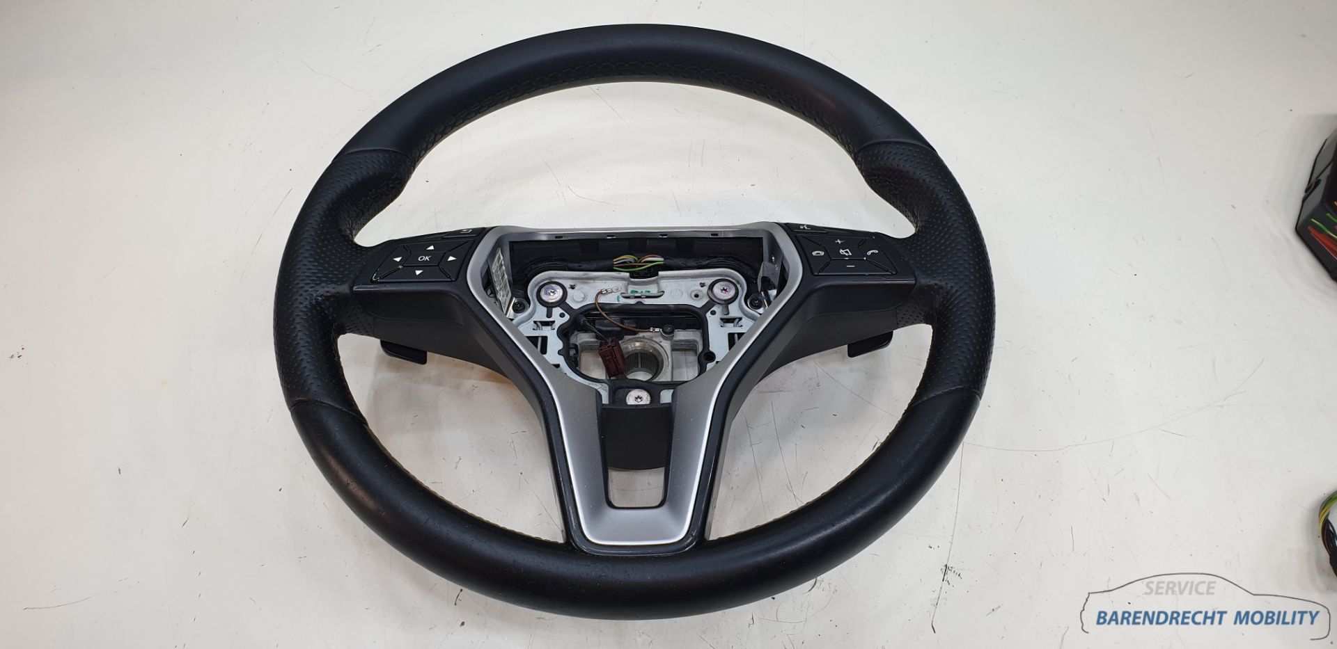 Sportstuur E klasse W212 Mercedes C klasse W204 W207 leder geperforeerd A2184600618 gebruikt origineel 2008 / 2015