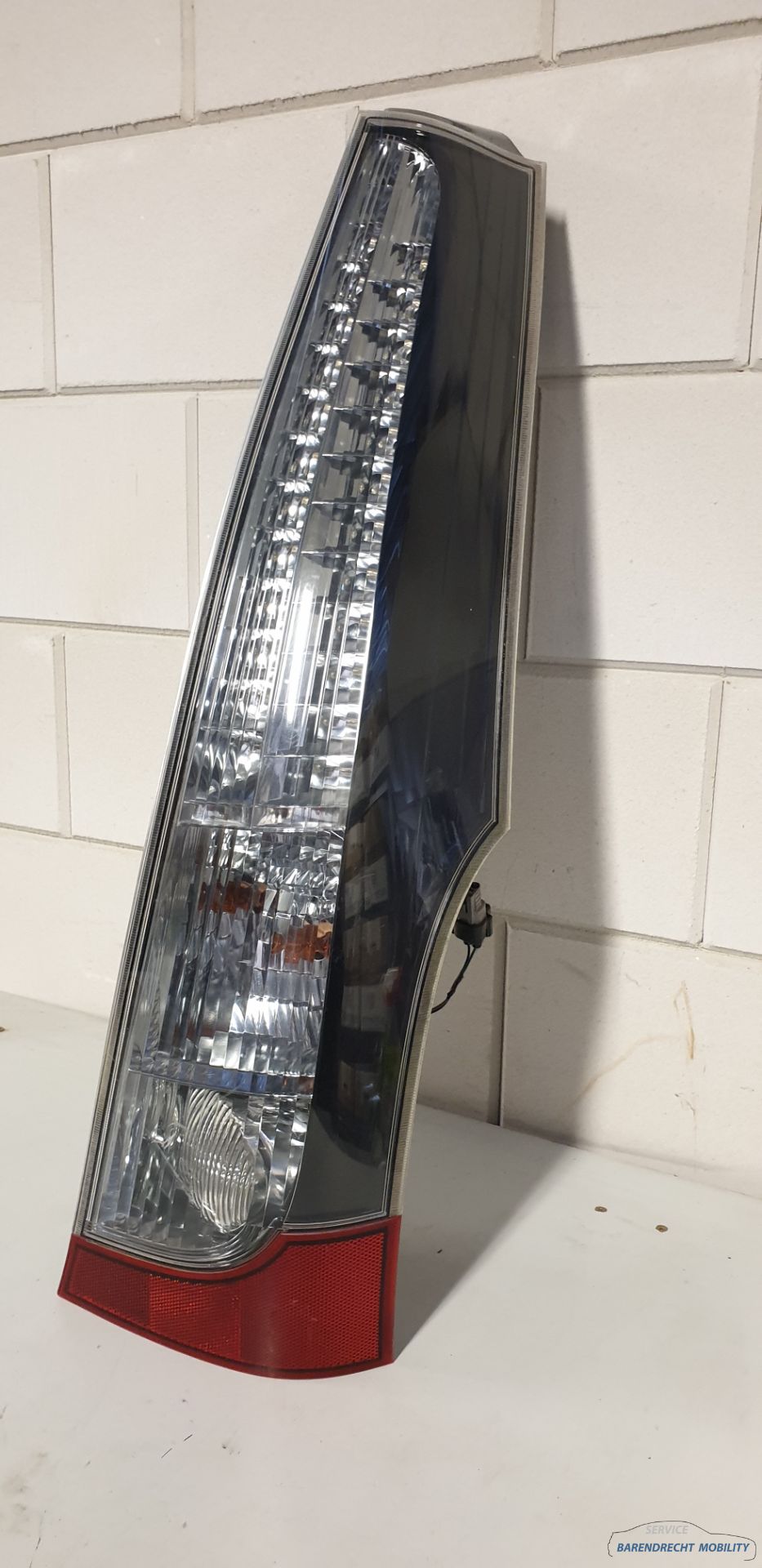 LED achterlicht rechts Grandis Mitsubishi 22087642 passagierskant origineel gebruikt 2004 / 2011