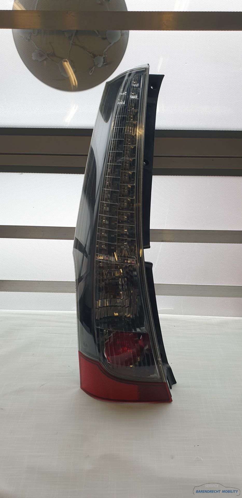 Mitsubishi Grandis achterlicht Links LED nette staat 22087642 bestuurderskant origineel gebruikt 2004 / 2011
