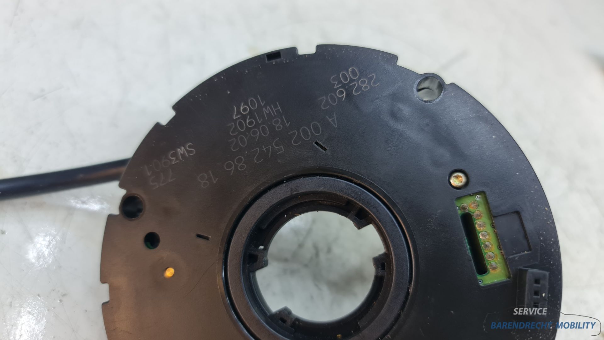 Mercedes W203 S203 CL203 W209 C Class steering angle sensor with cruise control switch A0025428618 original neat condition used 2003 2004 2005 2006 2007 2008 2009 BARENDRECHT MOBILITY SERVICE