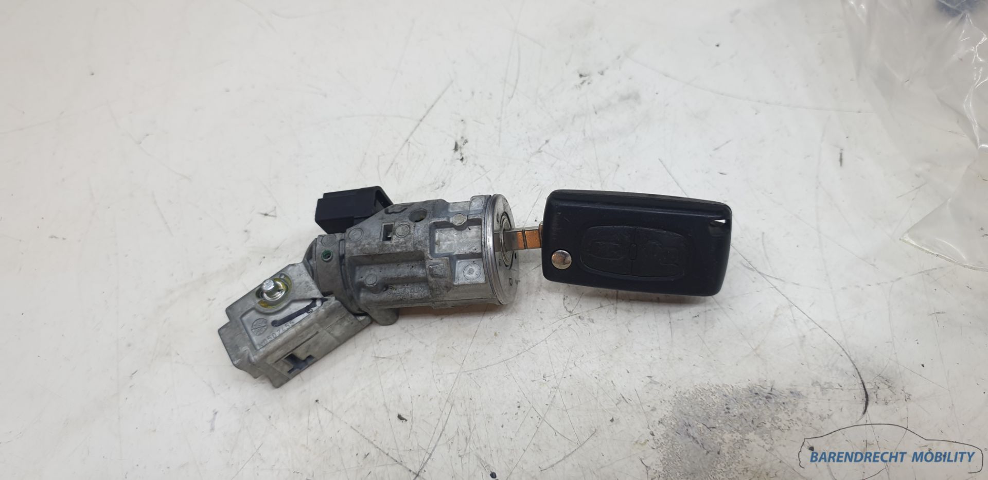 Contactslot met 2 knops sleutel Citroen C3 klapsleutel sleutelbaard origineel gebruikt 2002 / 2008