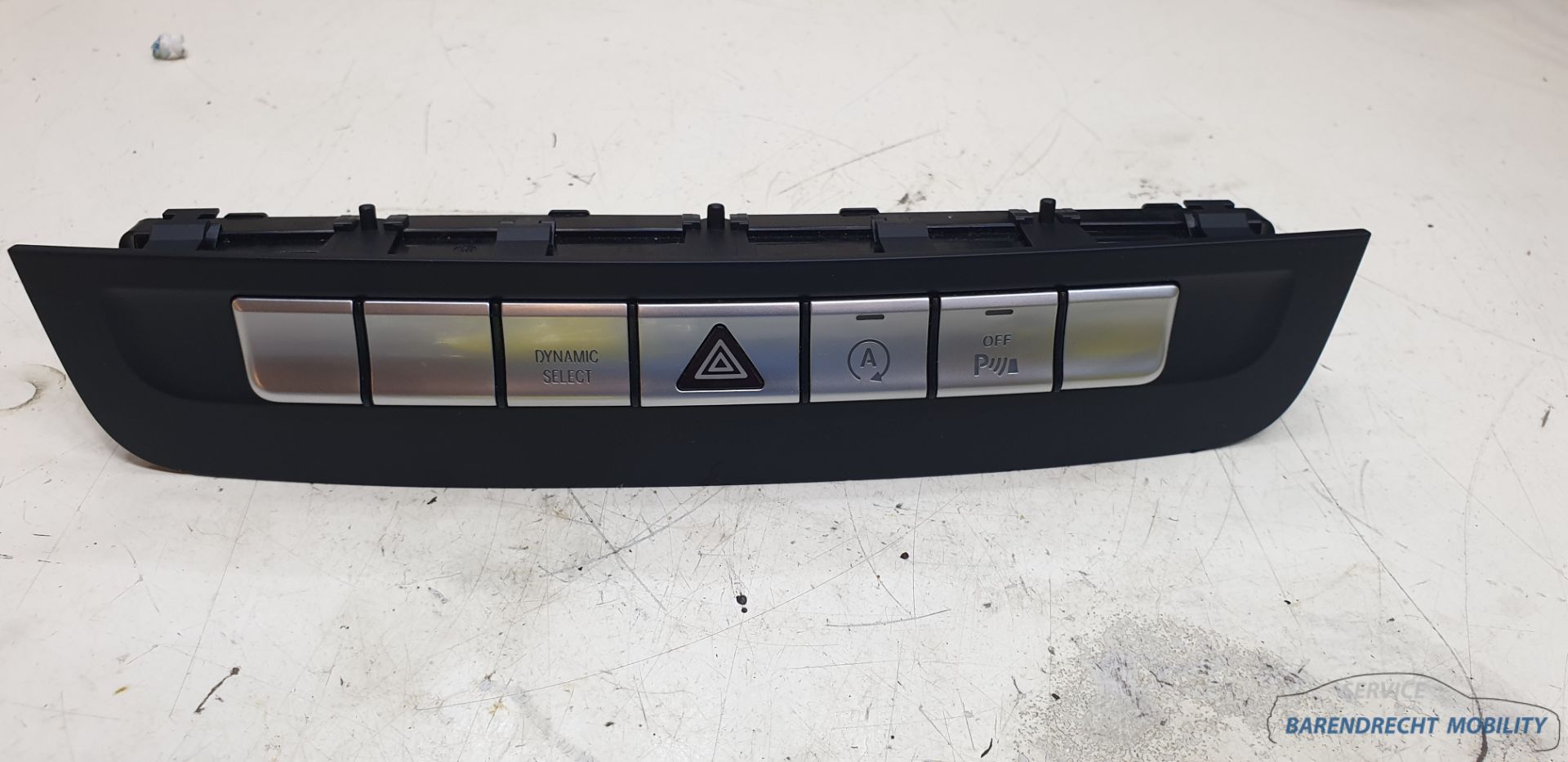 Knoppenbalk dashboard schakelaars Mercedes A, B, CLA en GLA Klasse 2011 2012 2013 2014 2015 2016 2017 2018 2019 A2469058202 gebruikt nette staat BARENDRECHT MOBILITY SERVICE