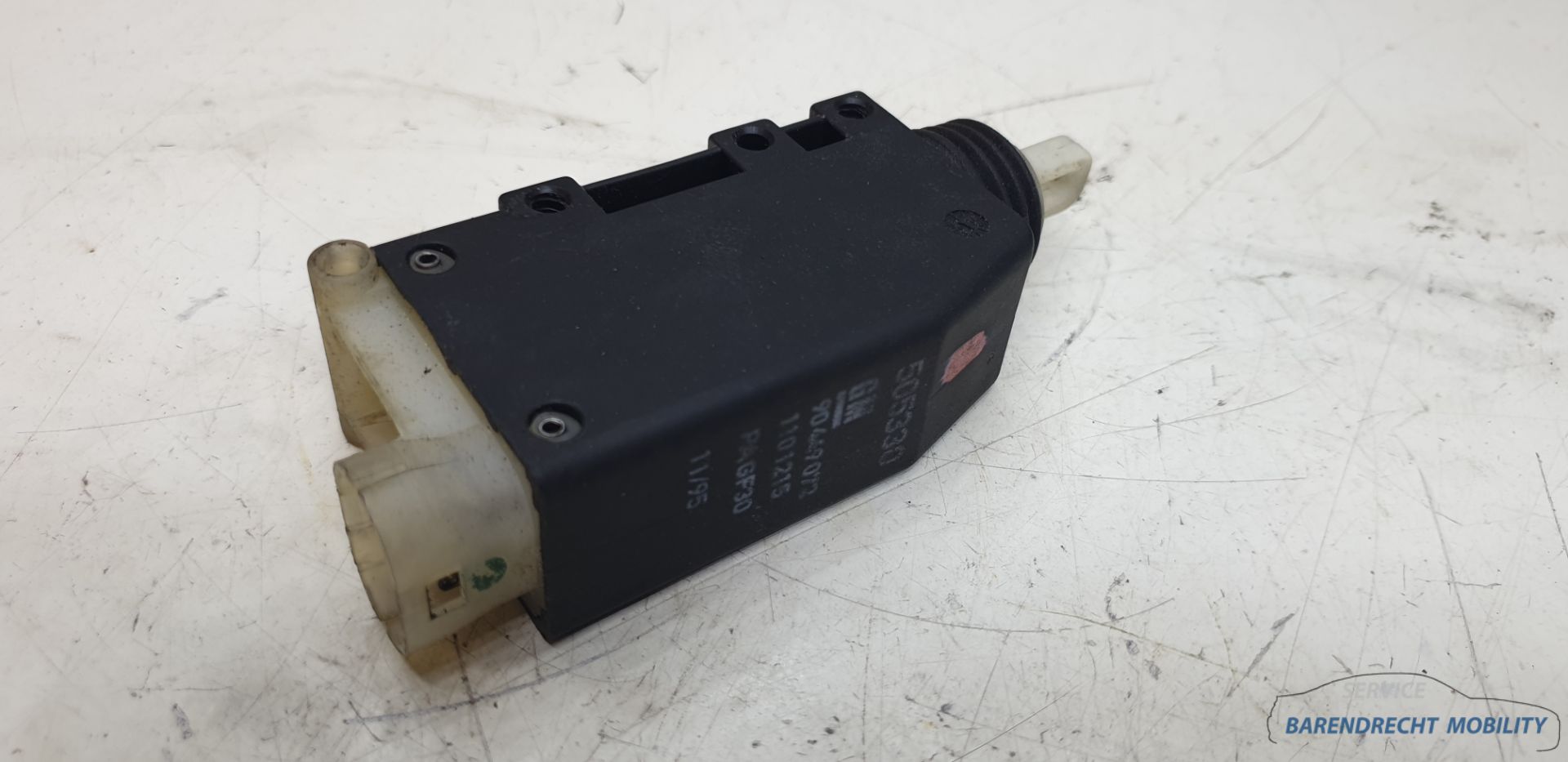 Centrale deurvergrendeling motor Opel Corsa B Tigra Saab II 1993 1994 1995 1996 1997 1998 1999 2000 2001 2002 2003 2004 2005 2006 2007 2008 2009 2010 90449072 gebruikt nette staat BARENDRECHT MOBILITY SERVICE