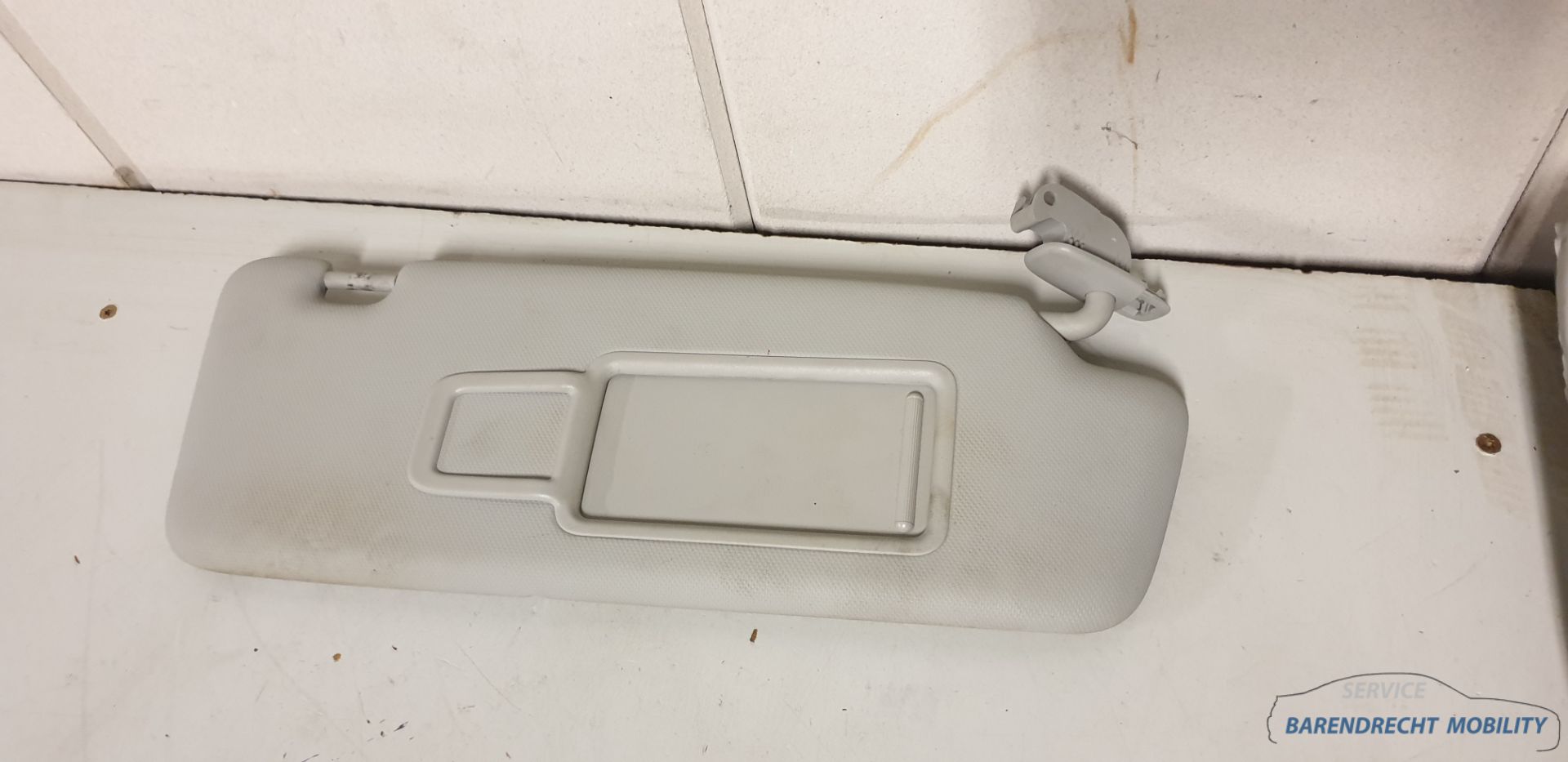 Zonneklep Audi A3 8V zonne klep make up spiegel rechts passagierskant gebruikt nette staat 2013 2014 2015 2016 2017 2018 2019 2020 BARENDRECHT MOBILITY SERVICE