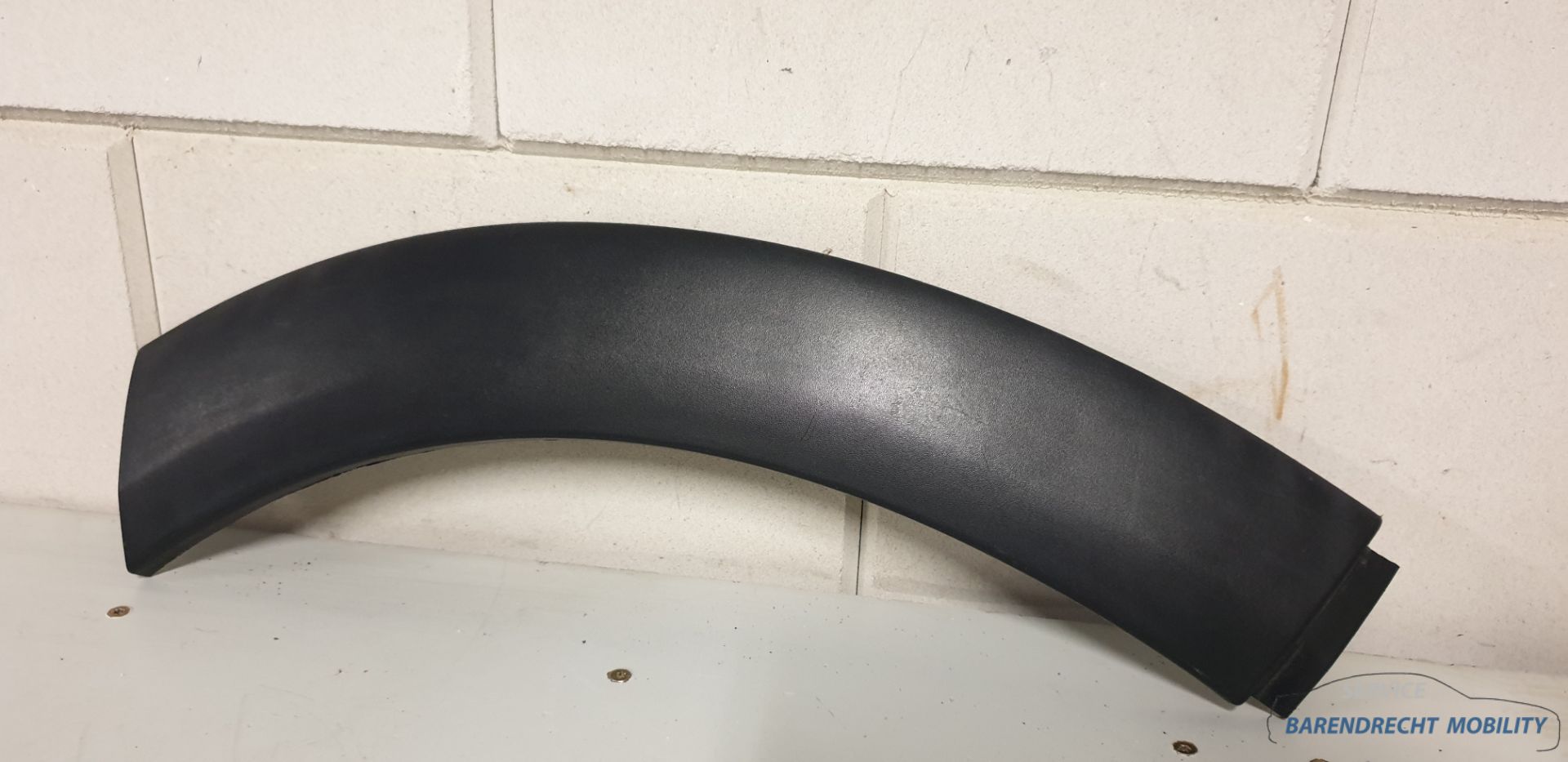 Spatbordrand Mini Cooper R50 R52 R53 spatbord verbreder 1505865 links voor LV zwart origineel gebruikt 2001 / 2007
