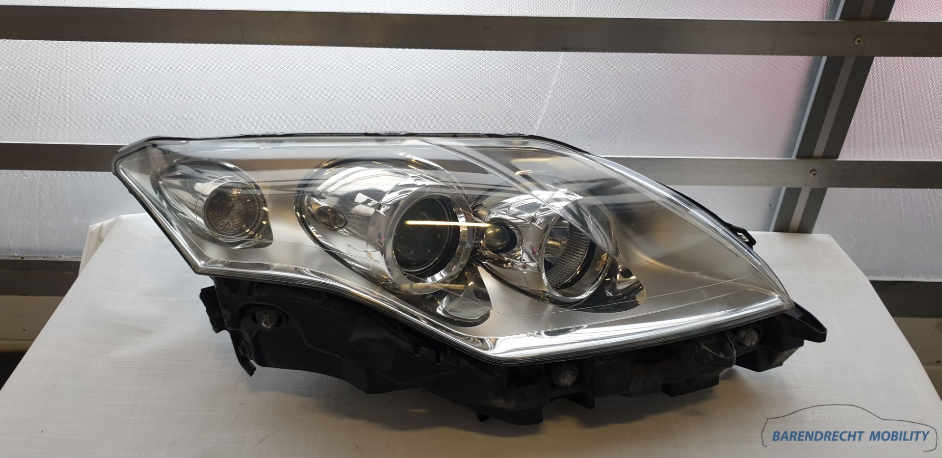 Koplamp rechts Laguna III Halogeen 260100033R passagierskant origineel gebruikt 2008 / 2012