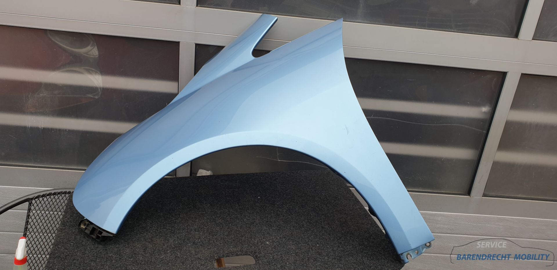 Spatbord linksvoor Grandis Mitsubishi T35a origineel gebruikt 2004 - 2011