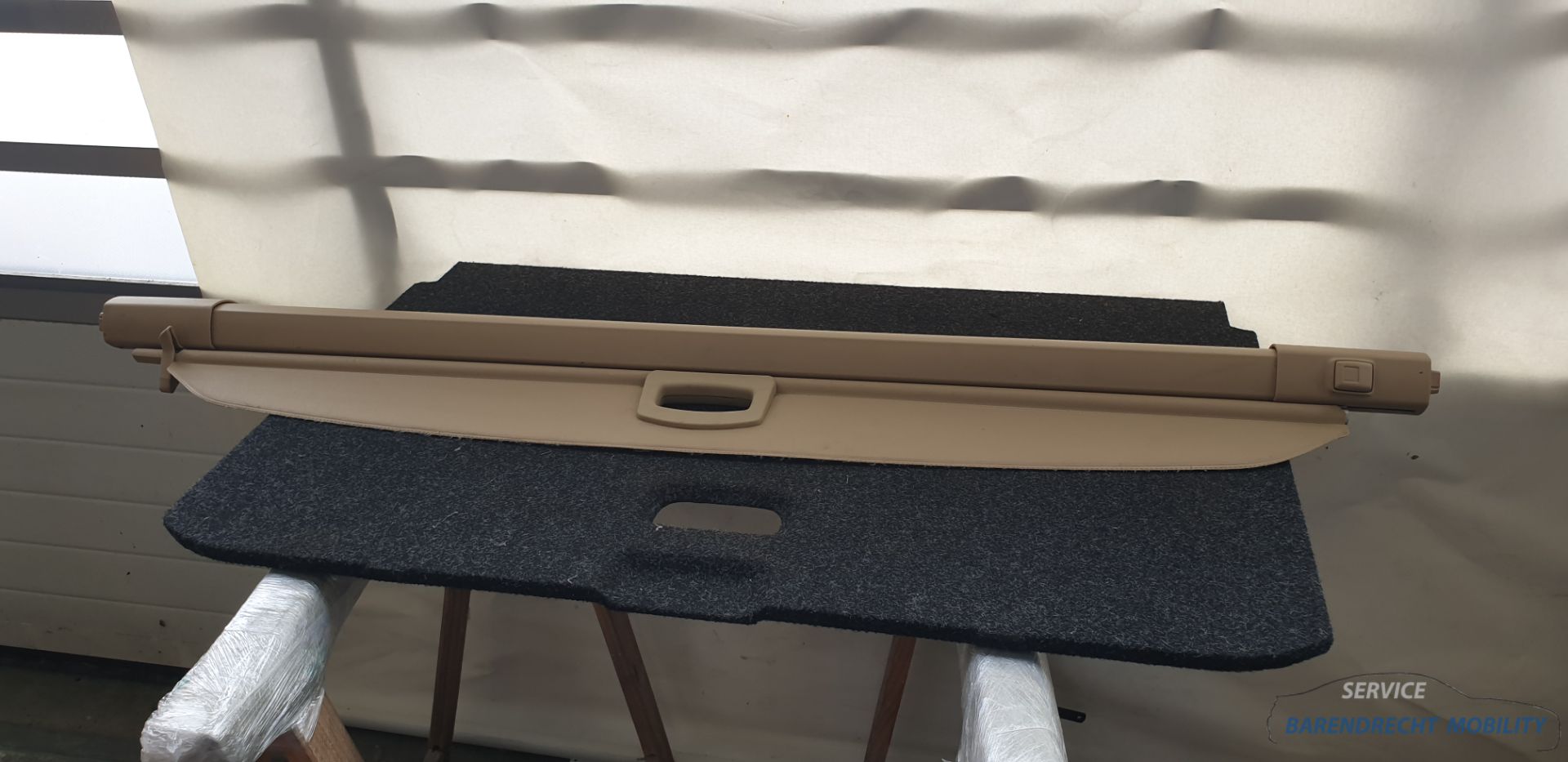 Rolhoes ML W164 Mercedes SUV hoedenplank beige origineel gebruikt 2006 / 2012