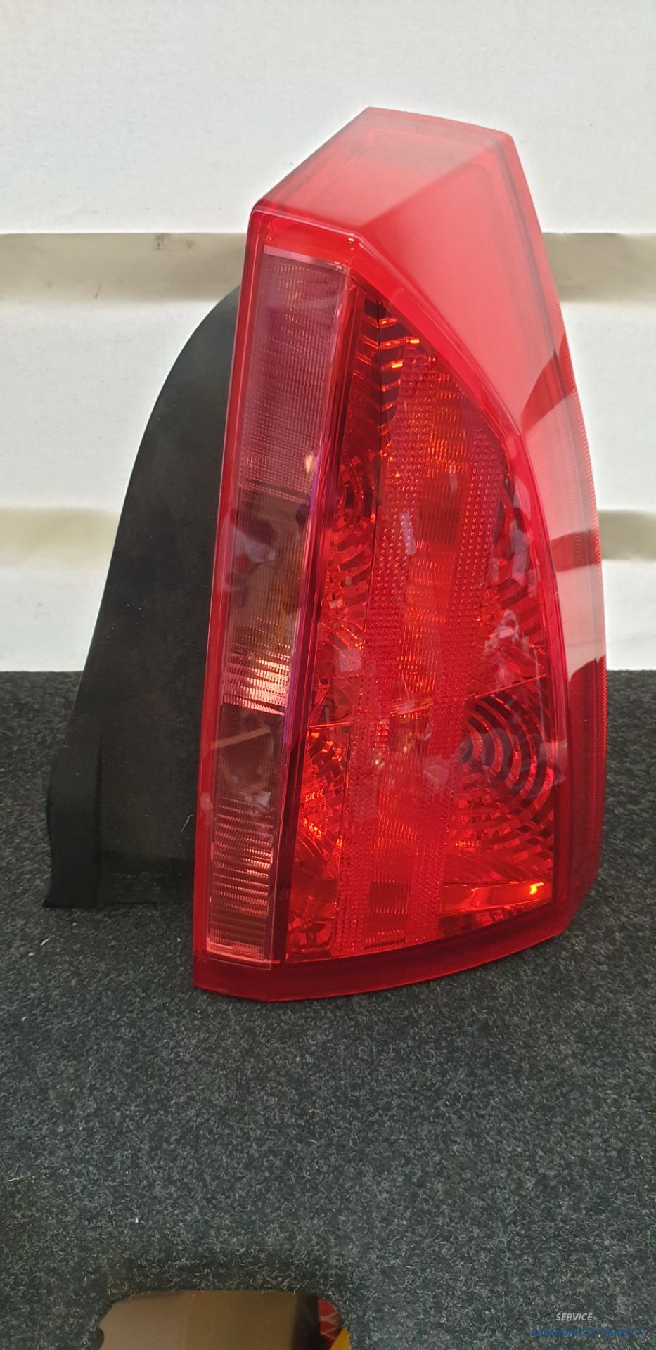 Rear light right Cadillac BLS sedan 67757981 original used 2006 / 2010