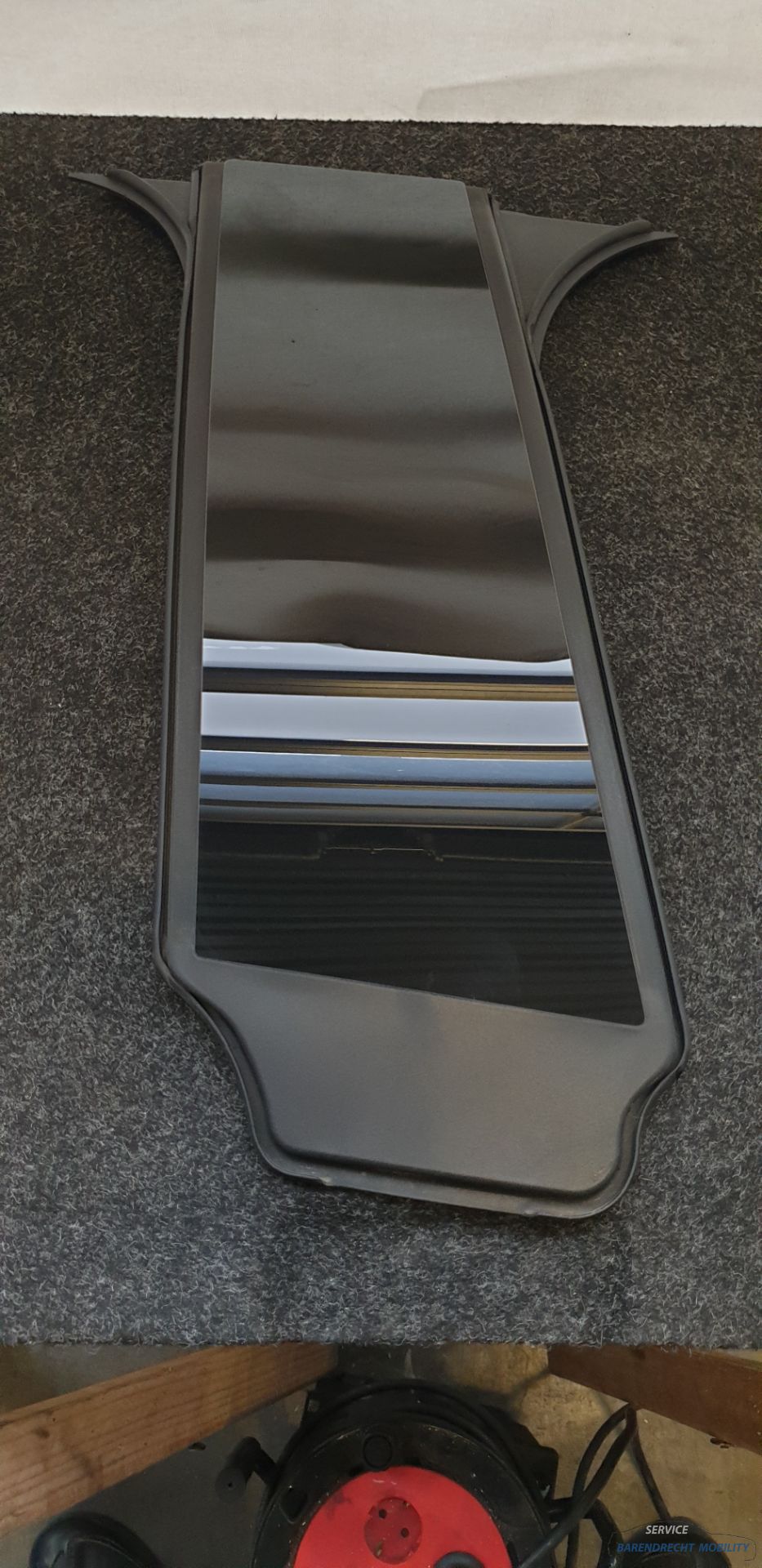 B-stijl afdekkap EQE Mercedes V295 2956900800 trim molding hoogglans zwart 2022 / heden