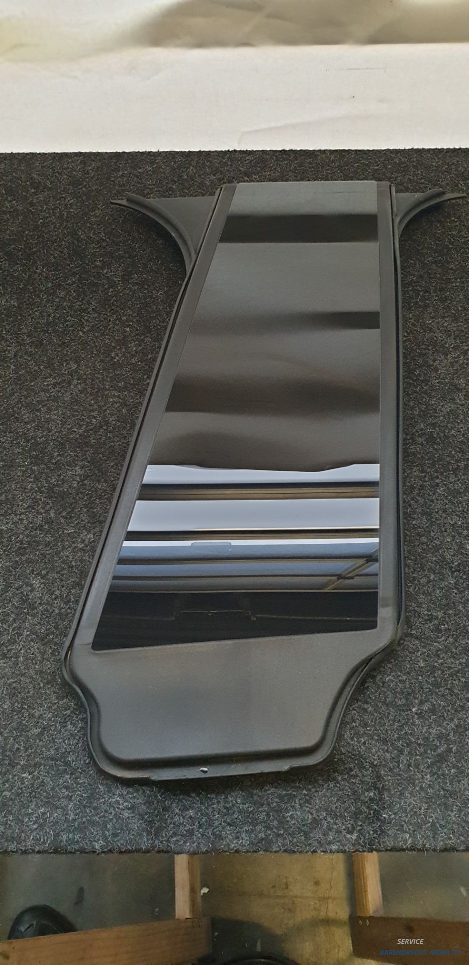 B-stijl afdekkap links EQE Mercedes V295 2956900800 trim molding hoogglans zwart 2022 / heden