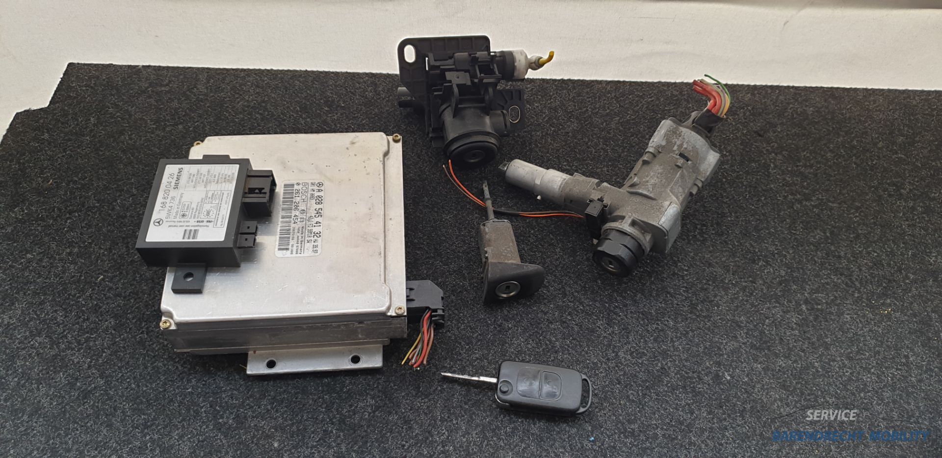 Slotenset met ECU R170 SLK 200 Mercedes 0285454132 sleutel immo motorcomputer M111.946 136PK