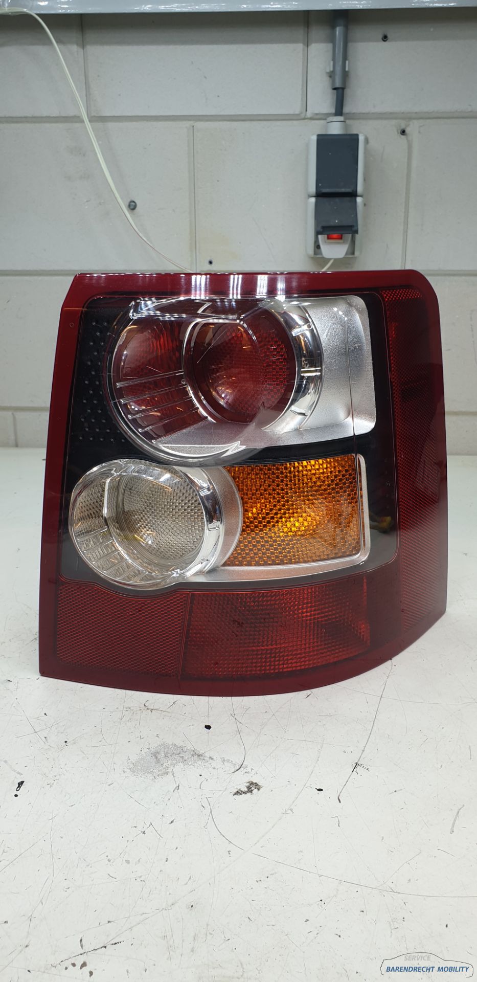 Achterlicht Range Rover sport HSE XBF000672 links bestuurderskant origineel gebruikt 2005 / 2008