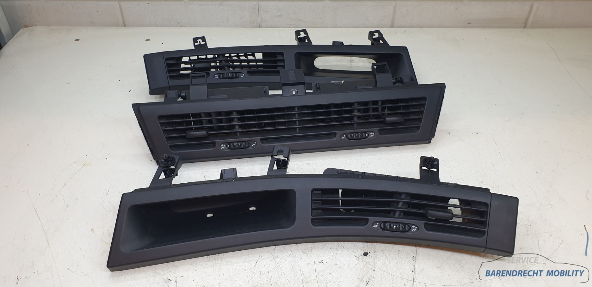 Luchtroosters ventilatieroosters Avantime Renault compleet schadevrij origineel gebruikt 2001 / 2003
