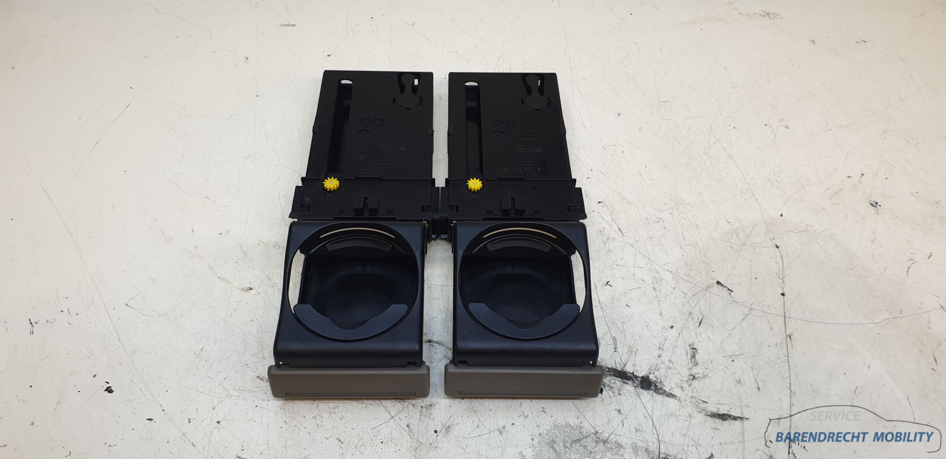 2x Getränkehalter Audi A2 braun/beige 8Z0862534B ZGAN Original gebraucht 2000/2005