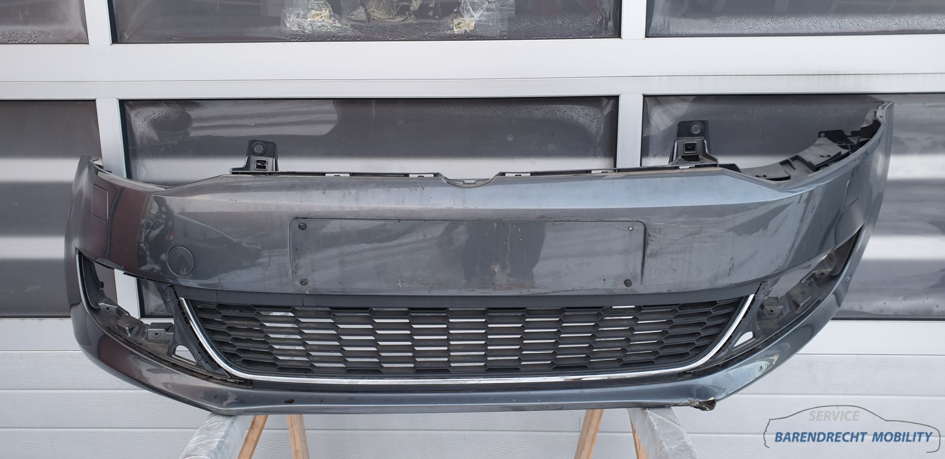 Frontstoßstange VW Polo 6R 6R0807221 Scheinwerferreinigungsanlage Original gebraucht 2009 / 2012