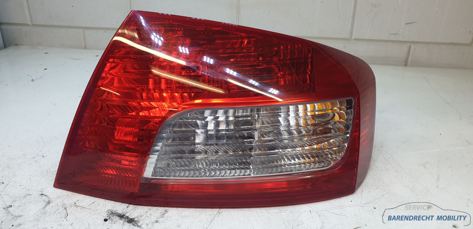 Achterlicht rechts Peugeot 407 Sedan 9689089080 origineel gebruikt 2004 / 2011