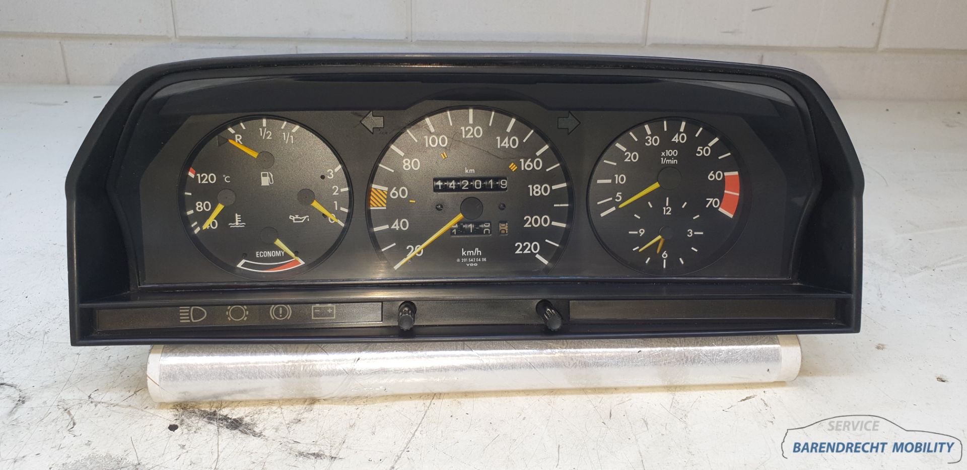 Speedometer cockpit rev counter W201 190 Mercedes 2015402347 original used 1982 / 1993