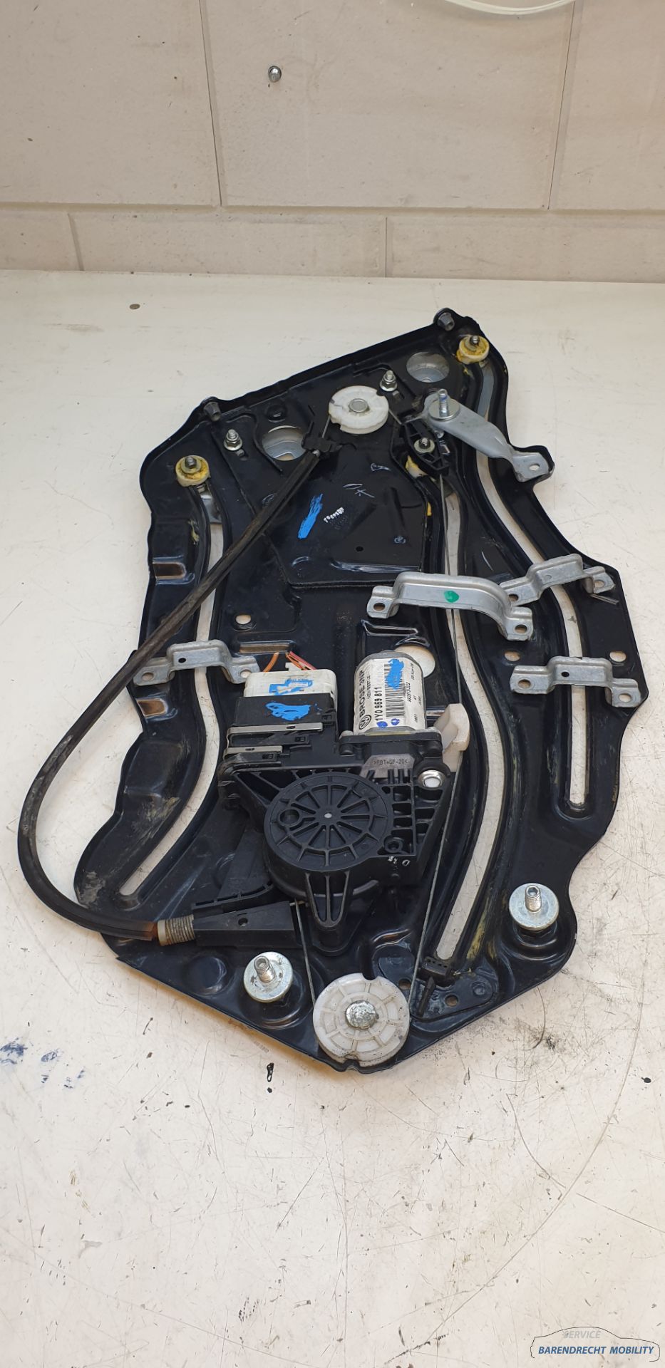 Raammechanisme links achter LA Beetle cabrio Volkswagen 1Y0959811 origineel gebruikt 2002 / 2010