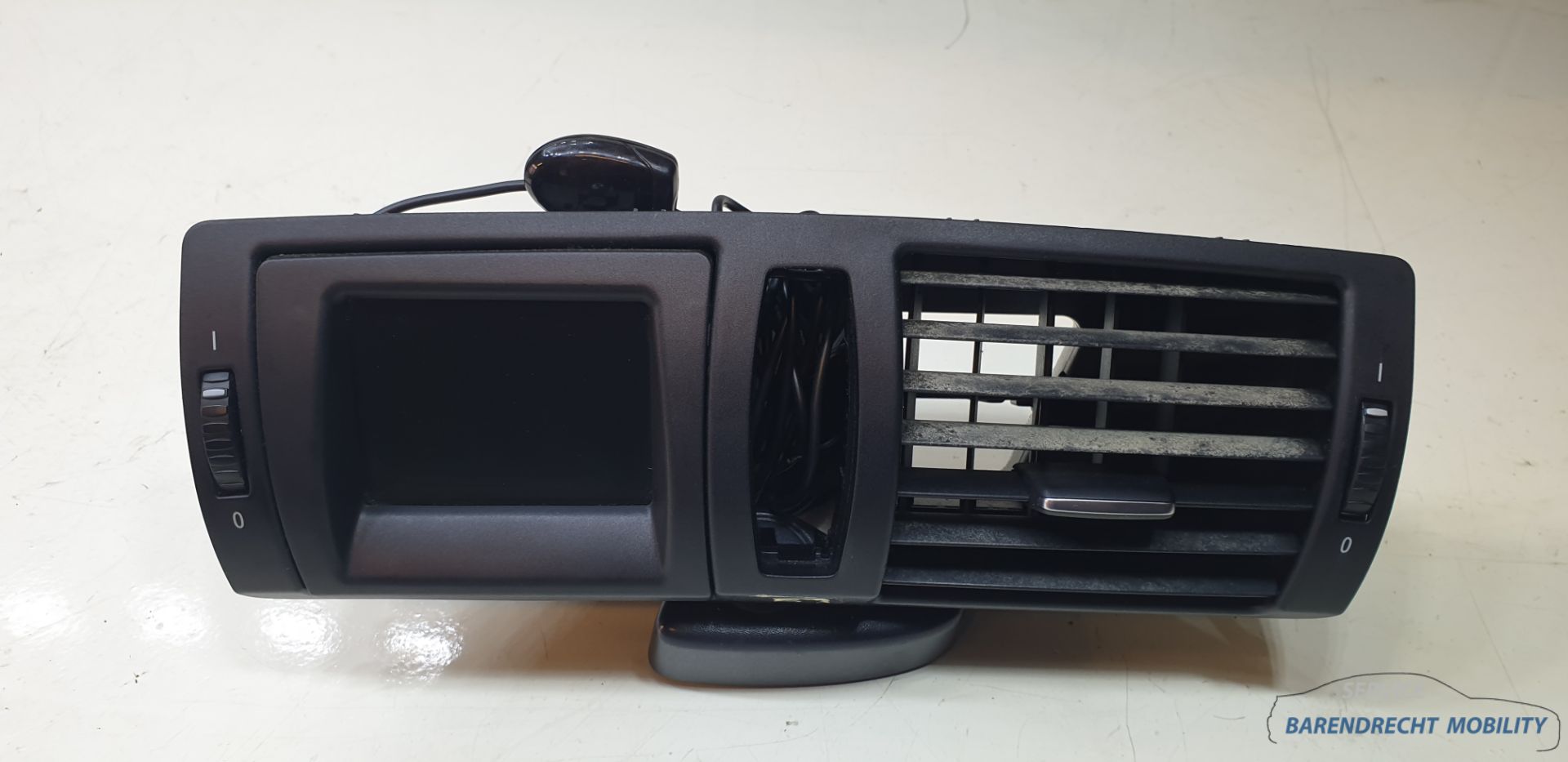 VDO Navigatiescherm BMW 1 serie E87 Siemens VDO luchtrooster 2004 / 2010