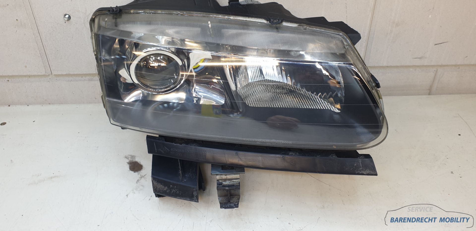 Xenon koplamp rechts Avantime Renault 7701049855 origineel gebruikt 2001 / 2003