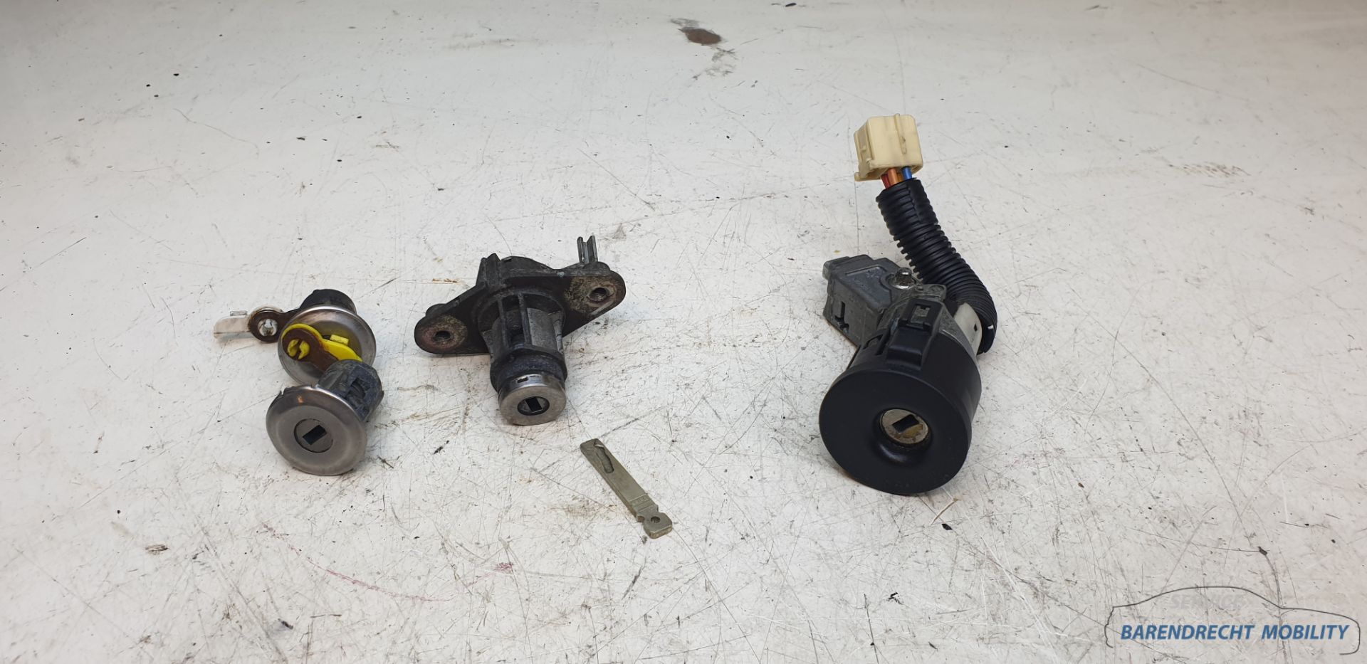 Contactslot + sleutel Aygo 107 C1 Toyota cilinderslot compleet origineel 2006 / 2014