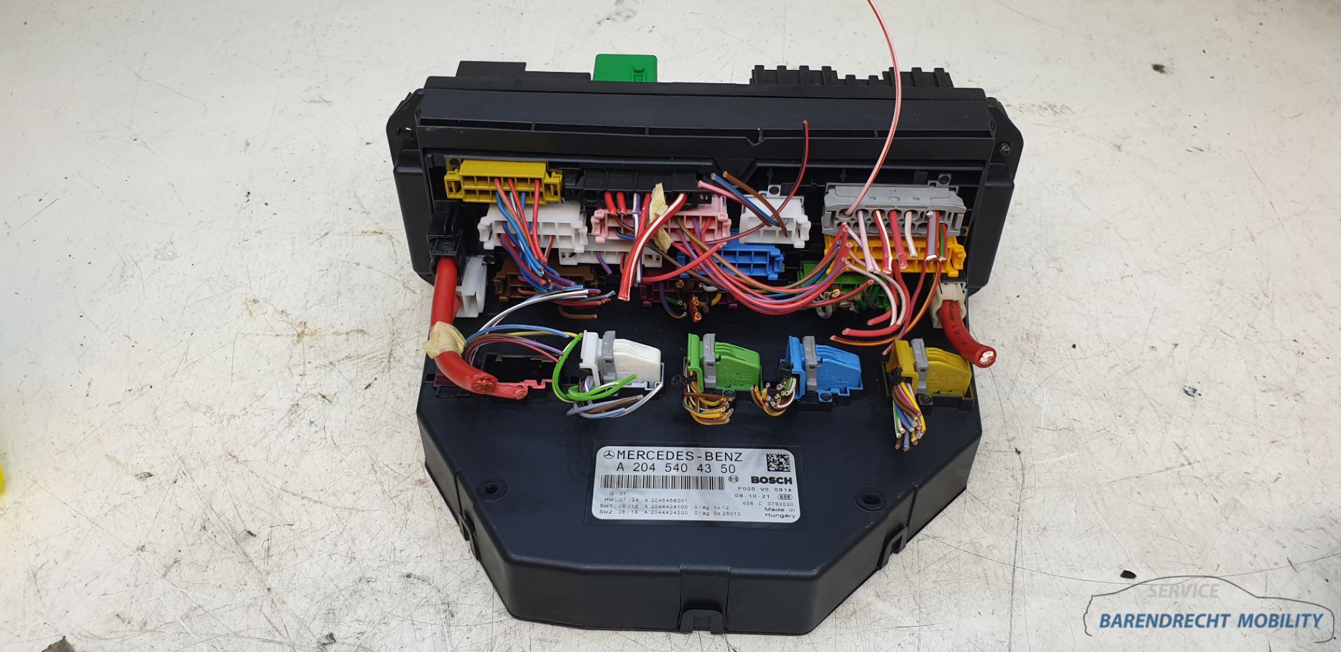 SAM module fuse box W204 Mercedes C-Class A2045404350 front original used 2007 / 2016