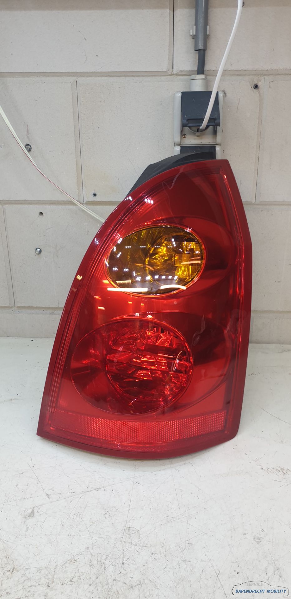 Achterlicht rechts Primera Nissan stationwagon 26550AU400 passagierskant origineel gebruikt 2002 / 2005