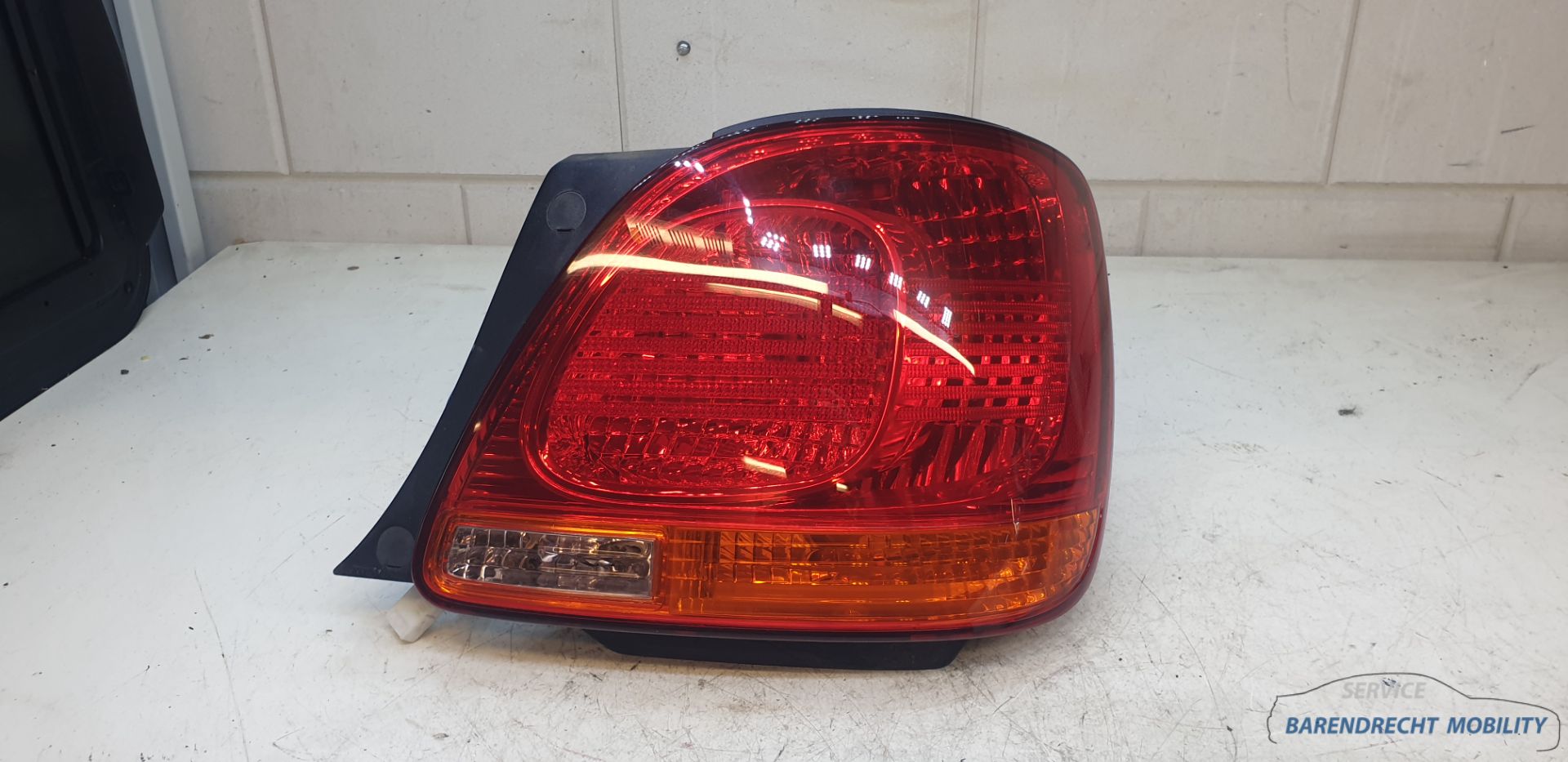 Achterlicht rechts Lexus GS 300 400 430 passagierskant origineel gebruikt 1999 / 2005