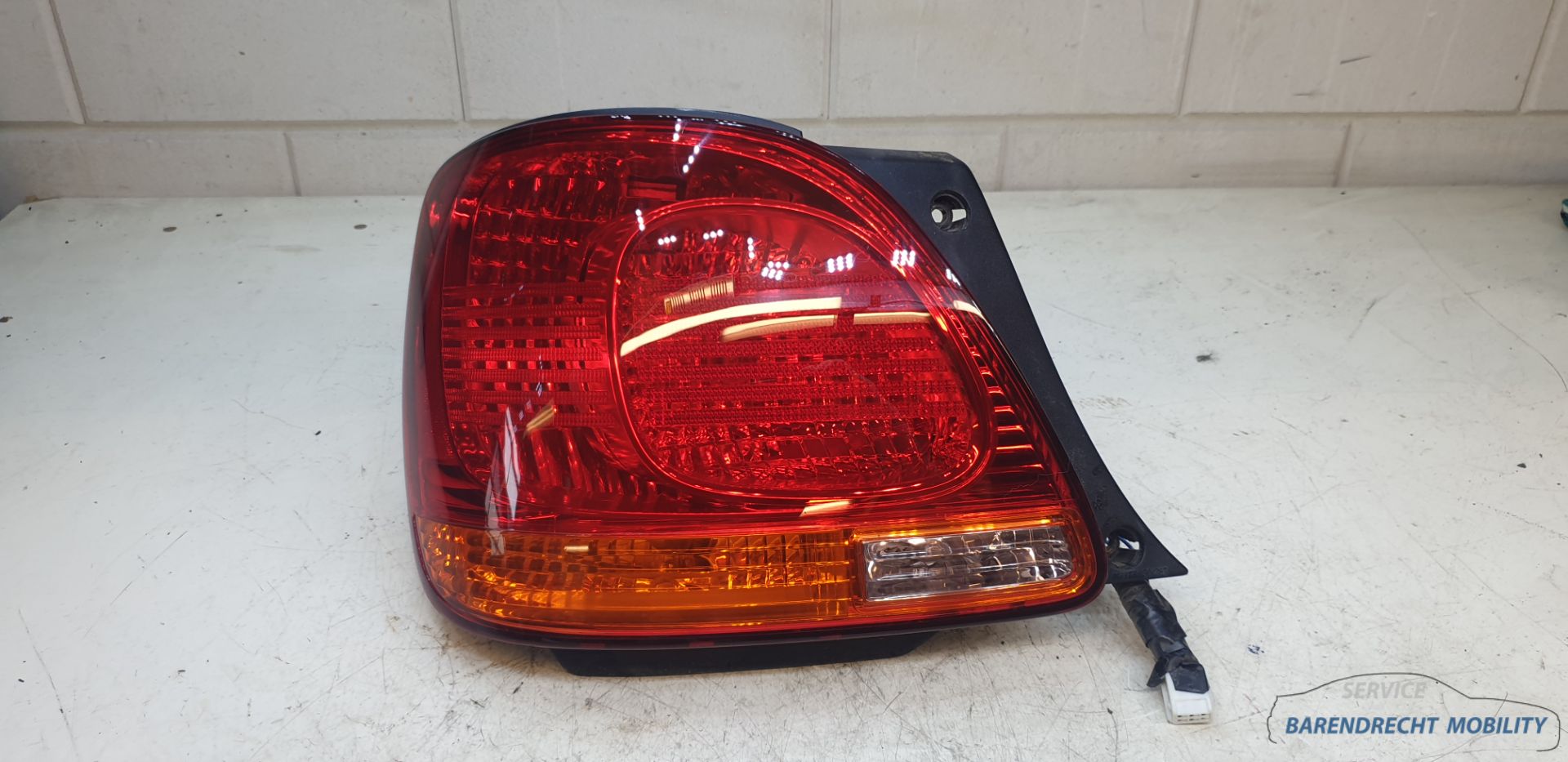 Achterlicht links Lexus GS 300 400 430 bestuurderskant origineel gebruikt 1999 / 2005