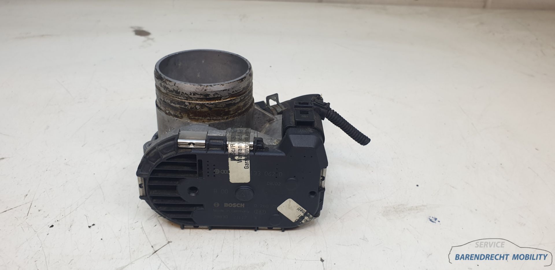 Throttle body 1.6 FSI BAD Audi A2 Golf 4 036133062D original used 2001 / 2004