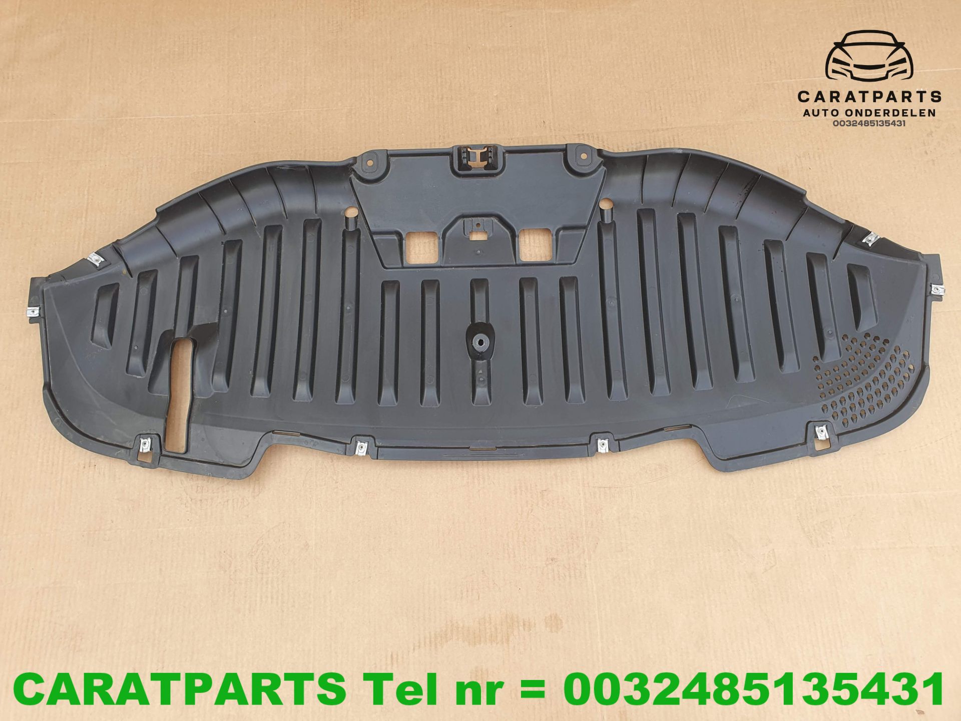 89A825213B Q4 bodem beschermplaat Q4 e-tron