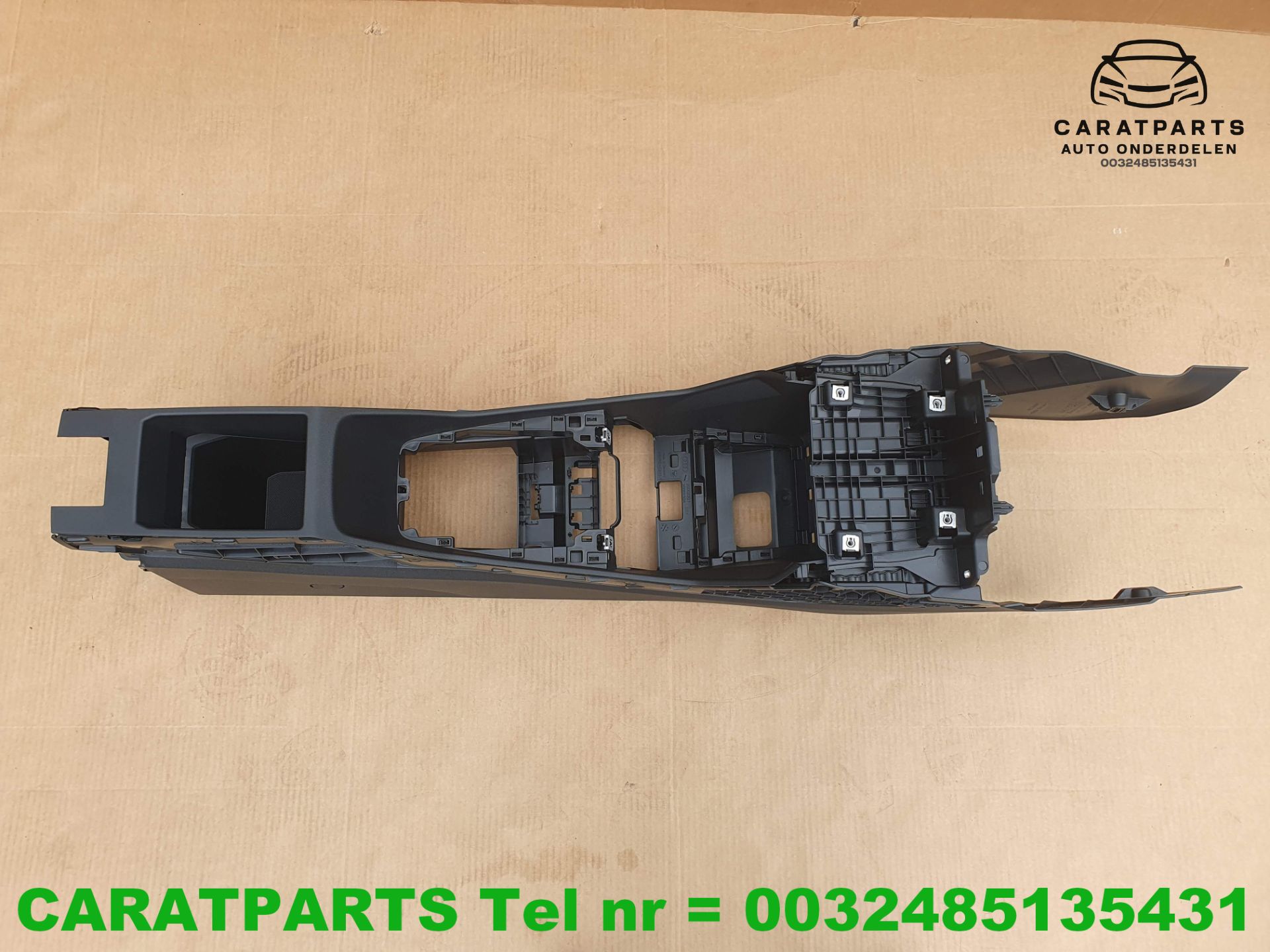 89A863242A 89A863242 Q4 e-tron middenconsole Q4 bekerhouder