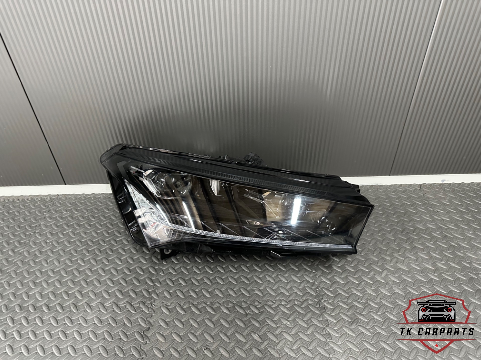 Skoda Enyaq Full Led Rechts 5LB941016G Crystal Lighting