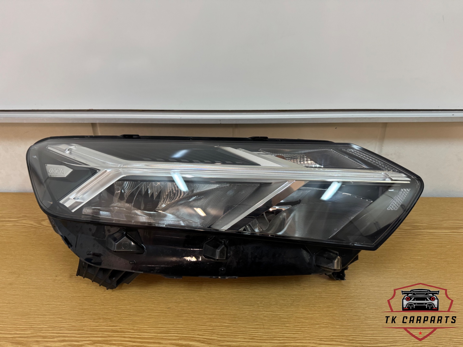 Dacia sandero jogger logan koplamp rechts 260106343r
