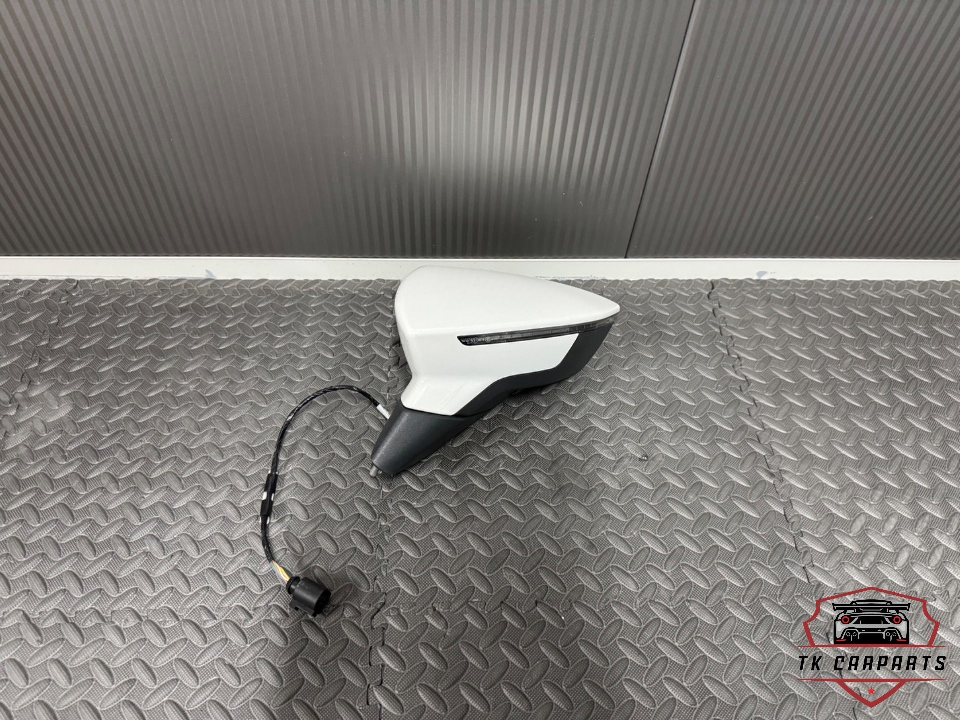Rétroviseur électrique Seat Leon gauche 21996707D